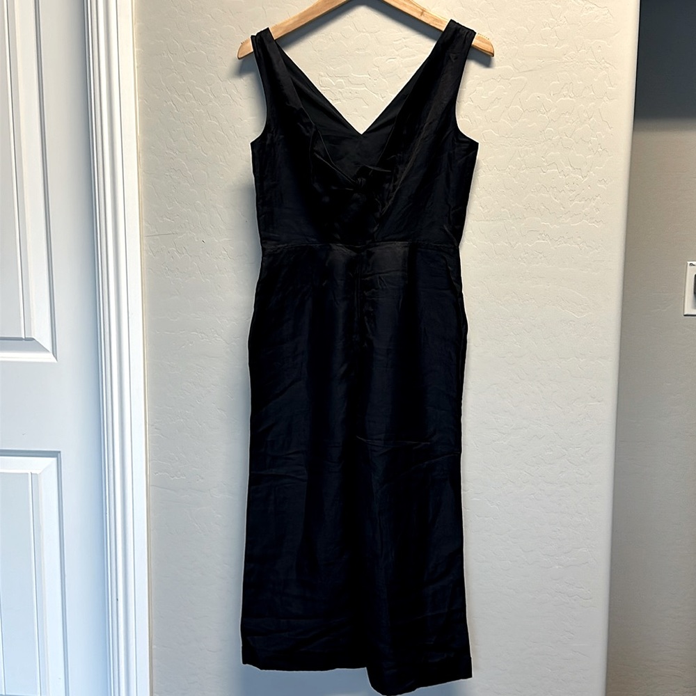 BANANA REPUBLIC Navy jumpsuit with back tie detail and side zipper closure Sz 2P